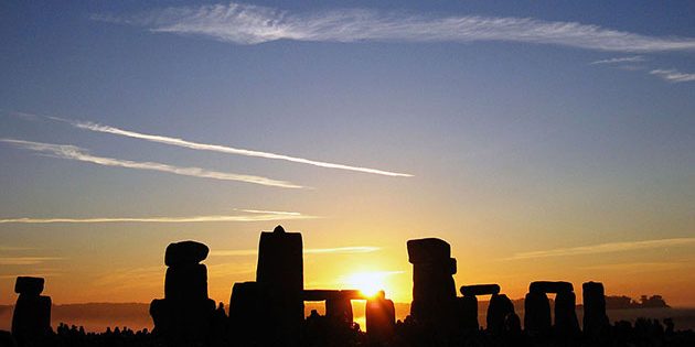Sonnenaufgang zur Sommersonnenwende über Stonehenge. Copyright: Andrew Dunn (via WikimediaCommons) / CC BY-SA 2.0
