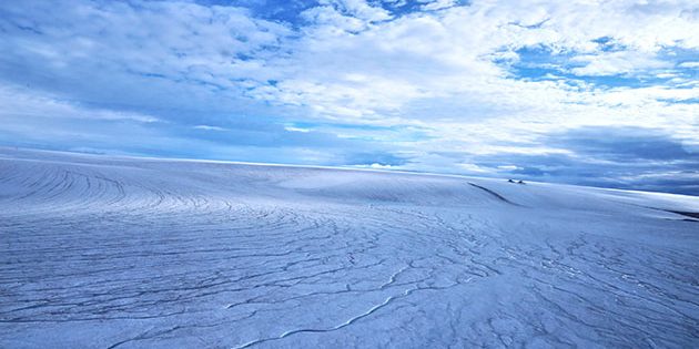 Die Eiskappe über großen Teilen der antarktischen Devon Island. So stellen sich die Autoren einer aktuellen Studie auch große Teile der urzeitlichen Marsoberfläche vor. Copyright: Anna Grau Galofre
