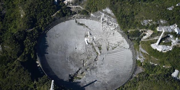 Blick auf das zerstörte Radioteleskop von Arecibo Copyright/Quelle: unbek. Via Twitter