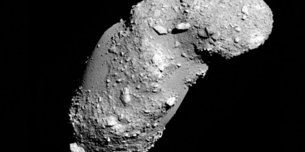 Aufnahme des erdnahen Asteroiden „Itokawa“ durch die japanische Sonde „Hayabusa“. Copyright: JAXA