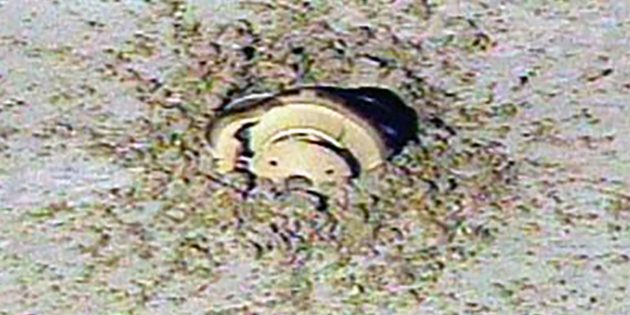 So wie die hier gezeigte NASA-Sonde „Genesis“, könnten auch außerirdische Sonden ungeplant oder nach Missionsende auf Planeten, Monde und Asteroiden im Sonnensystem gestürzt sei.n Copyright: NASA