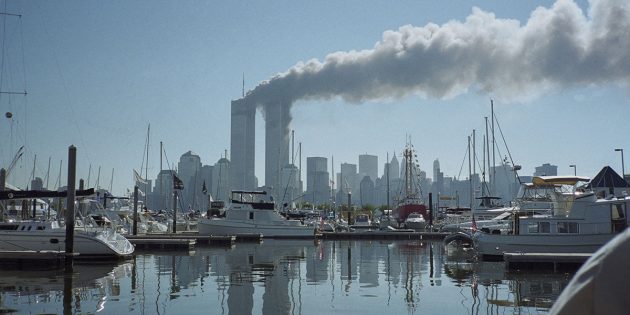 Reinhard Kargers Fotografien vom 11. September 2001 dokumentieren den Angriff auf die Twin Towers des World Trade Center. Sie sind ein zentraler Bestandteil der Ausstellung, die noch bis Mitte September in der Sulb zu sehen sein wird. Copyright: Reinhard Karger