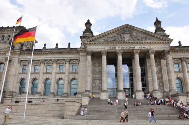 Symbolbild: Blick auf das Berliner Reichstagsgebäude.Copyright: Timothy Vollmer (via WikimediaCommons) / CC BY 2.0