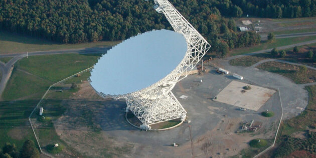 Symbolbild: Das Green Bank Radioteleskop in West Virginia, USA. Copyright: JPL, Gemeinfrei