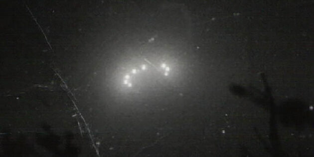 Ein angebliches UFO-Foto aus einer Akte der Nationalen Volksarmee der ehemaligen DDR. Copyright/Quelle: Archiv M. Hesemann