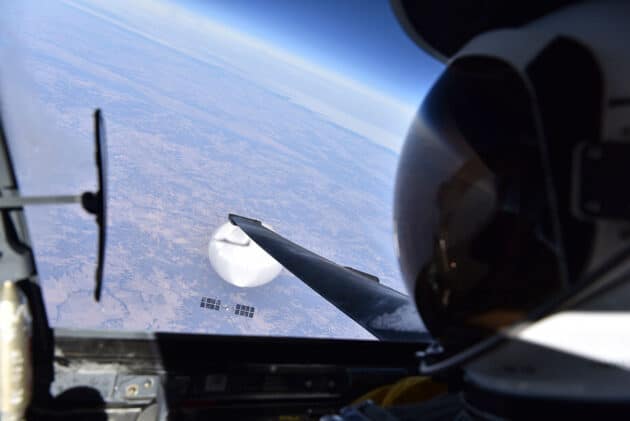 Blick auf den „China-Ballon“ kurz vor dem Abschuss durch einen Air-Force-Piloten. Copyright: Department of Defense