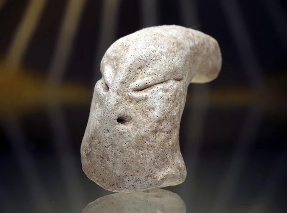 Der Kopf einer anthrpomorphen Ubaid-Figur.Copyright: Adam Oleksiak / CAS UW