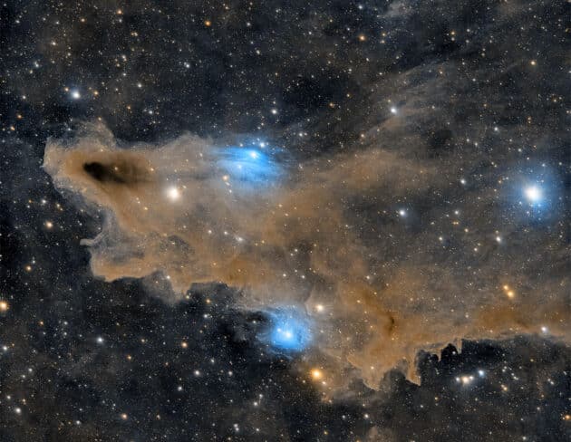 Kosmischer Staub im Haifisch-Nebel im Sternbild Cepheus. Copyright/Quelle: Chuck Ayoub (via WikimediaCommons) CC0
